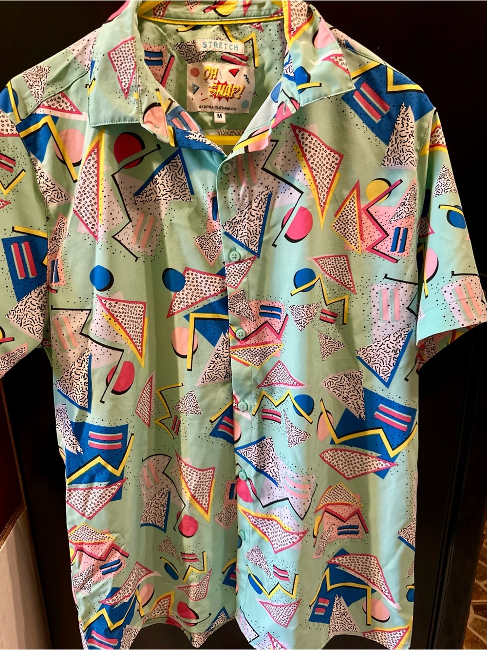 Snap Men’s Short Sleeve Button-Up Shirt in Mint with Geometric Print